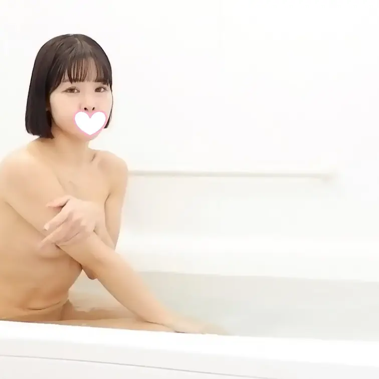 りんの個人撮影。りん参加のパーティーの前哨戦として一日全裸で撮影を行いました。これは最後にお風呂に入ってるところです。プ