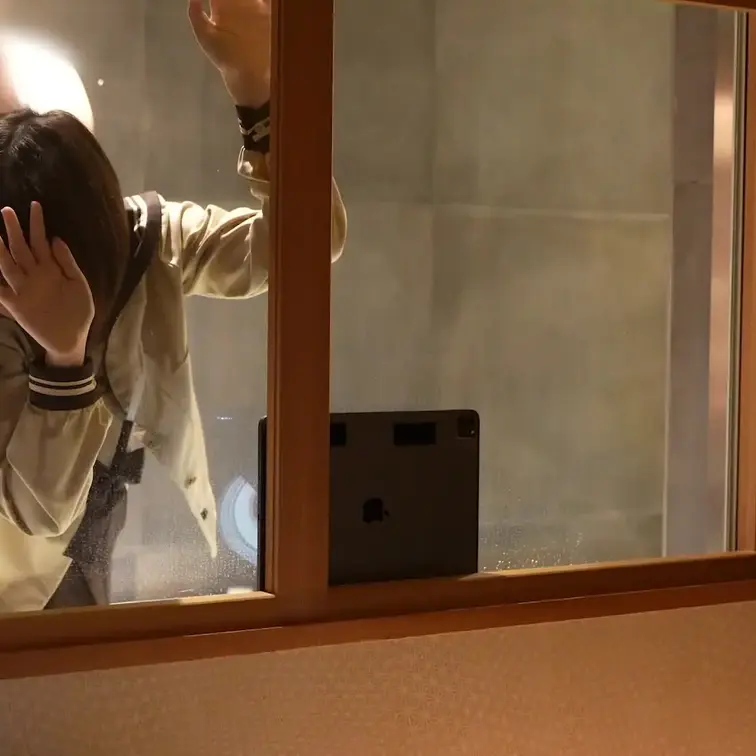 彼氏にはナイショでおじさんと会ってきた記録④

部屋に入ってからの流れ、ほぼ無編集です
カメラまわってるの忘れかけ