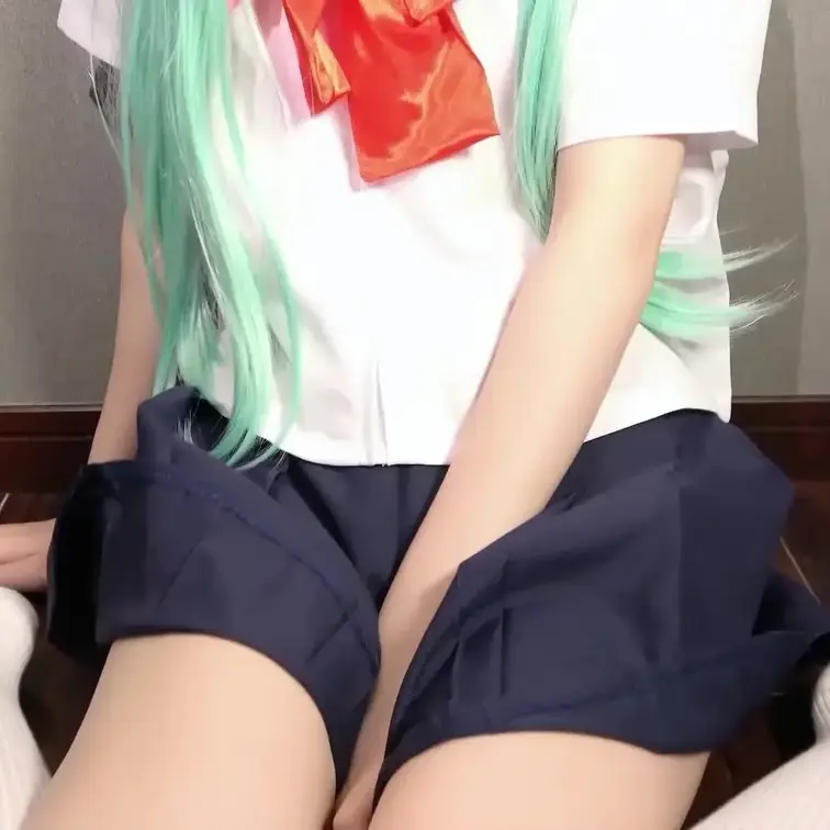 🔞おまんこ丸見え💦異形ちんぽで連続膣イキ💦

目の前には、悪魔的にねじくれた異形チンポ。
すごい形なのに…なんでこんなに気持ちいいの…？

ぐちゅ…んっ…奥に当たるたび、
変なとこビリビリ痺れて、
お尻もおまんこもきゅんきゅん疼いてきて――💘

ひとりで腰振って、ぴくぴく絶頂してたの… (1/2)