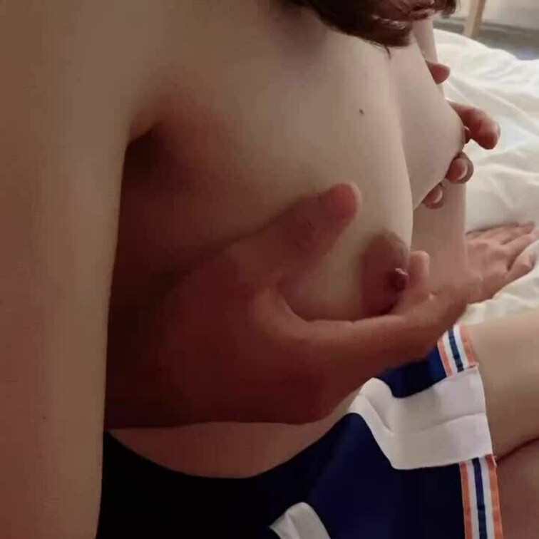 高松童貞R様

初め触るおっぱいがぴぴのおっぱいってどんな気持ちかな？？
