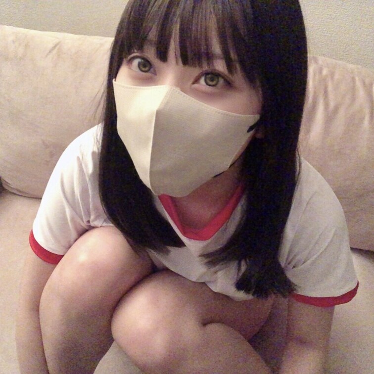 ファンの方とのハメ撮り思い出しながら、ブルマ着て一人でしちゃいました…
