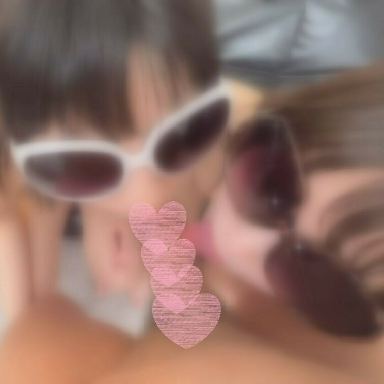 【個人撮影】亀頭責めがめちゃ上手な超スレンダーで美ボディの専門学生とエロボディの金欠就活女子にサポしておじさんのギンギン