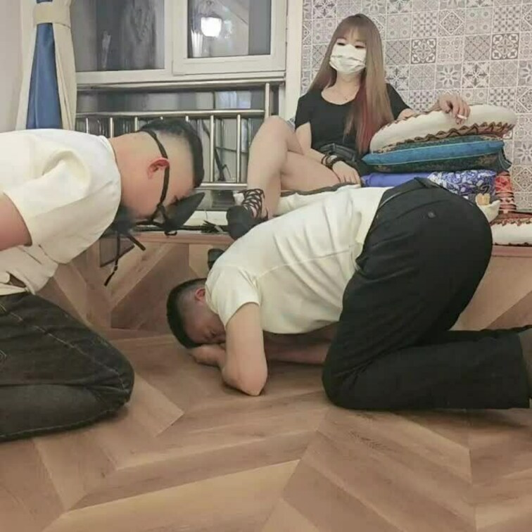 ○○○、S女、M男、靴舐め、ビンタ