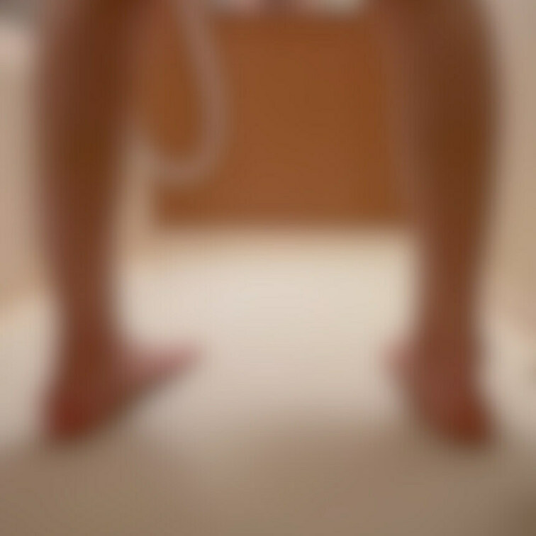 鏡の前でオナニーして興奮する変態です
