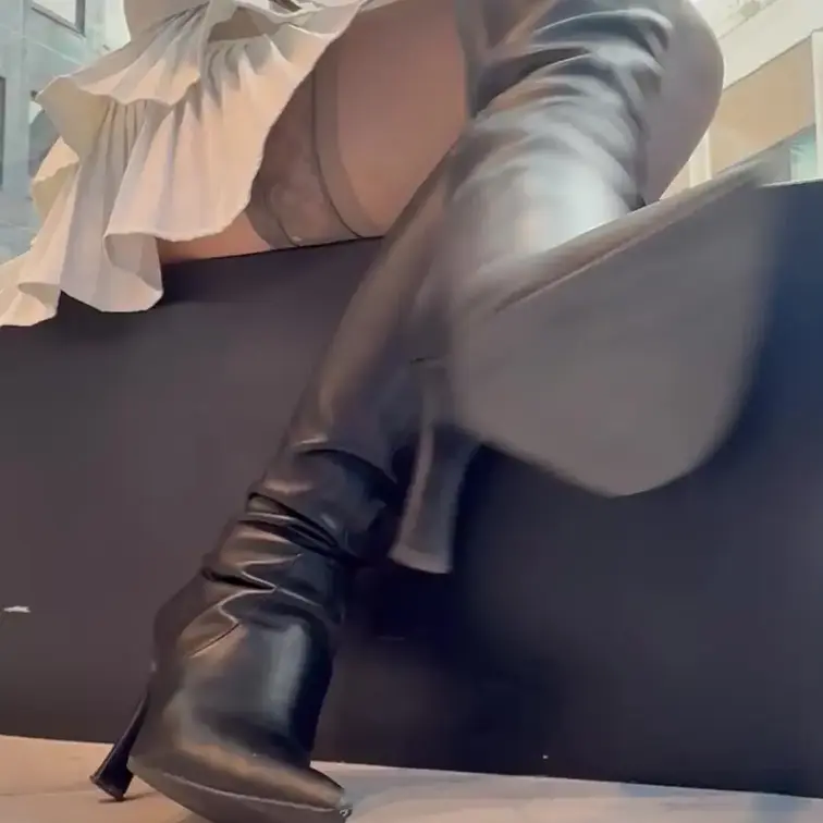 ゲームセンターでブーツ解放👢