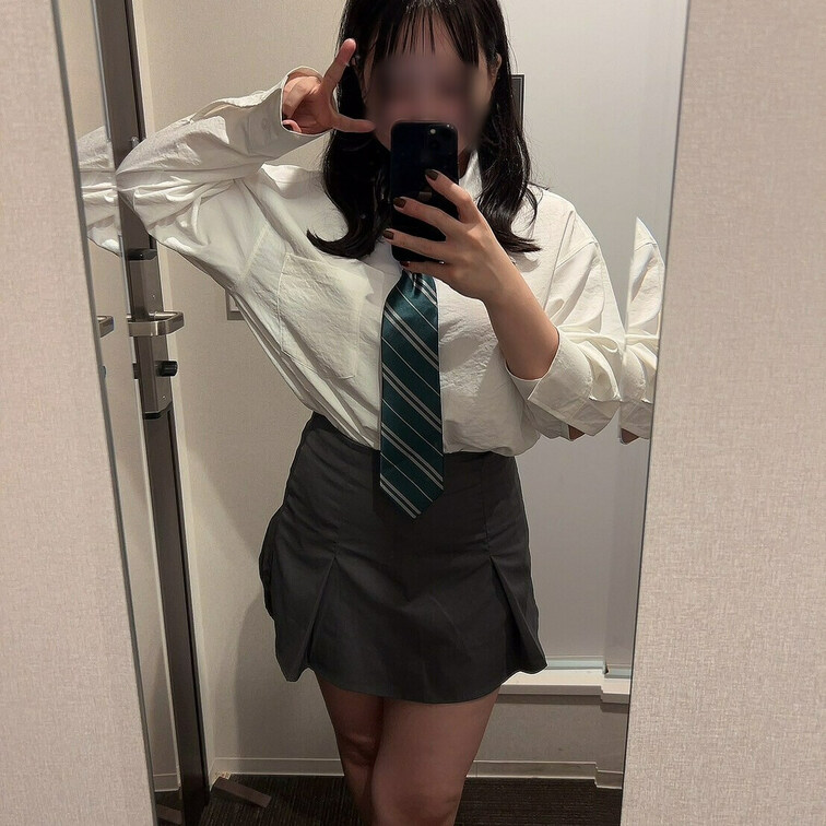 ○○○風コス!!!
スカート短すぎる🥺笑