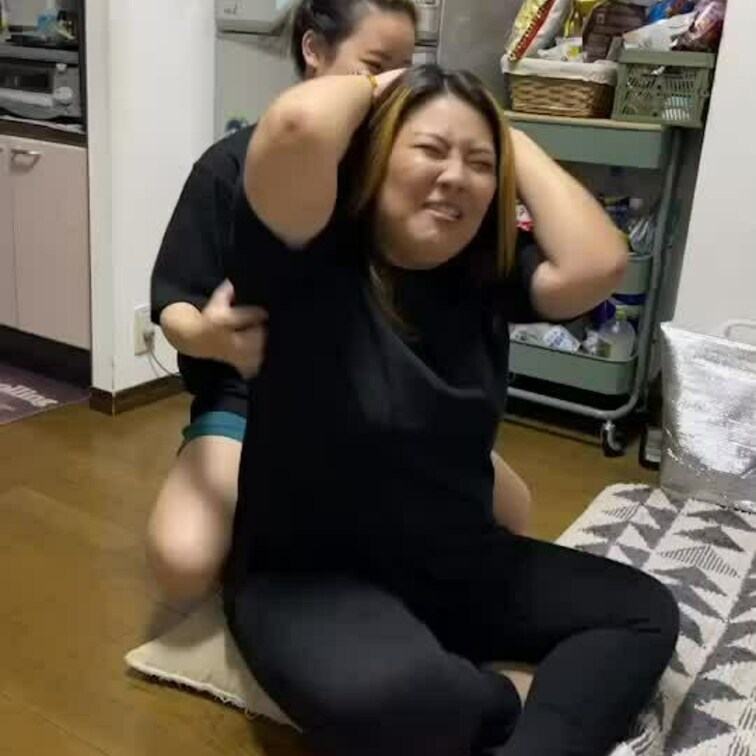 皆様いつもご購入ありがとうございます☺️
今回のくすぐり動画はこちらです👍

是非見てあげてくださいね(  ˆОˆ