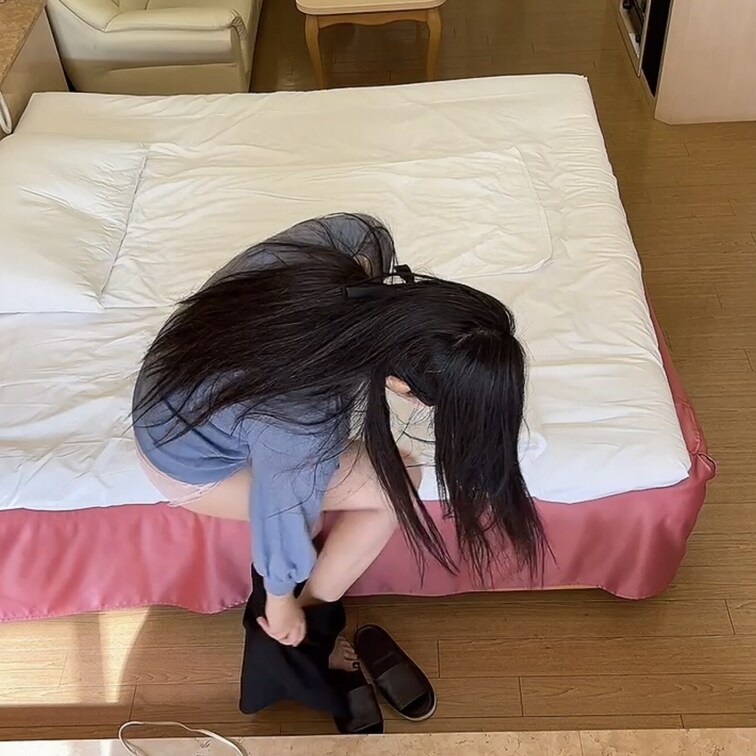 悪徳施術マッサージ店で人妻OLが寝取られる💦
家事とフルタイムのお仕事で疲れをとってもらいにマッサージ店へ🎶
でもそ