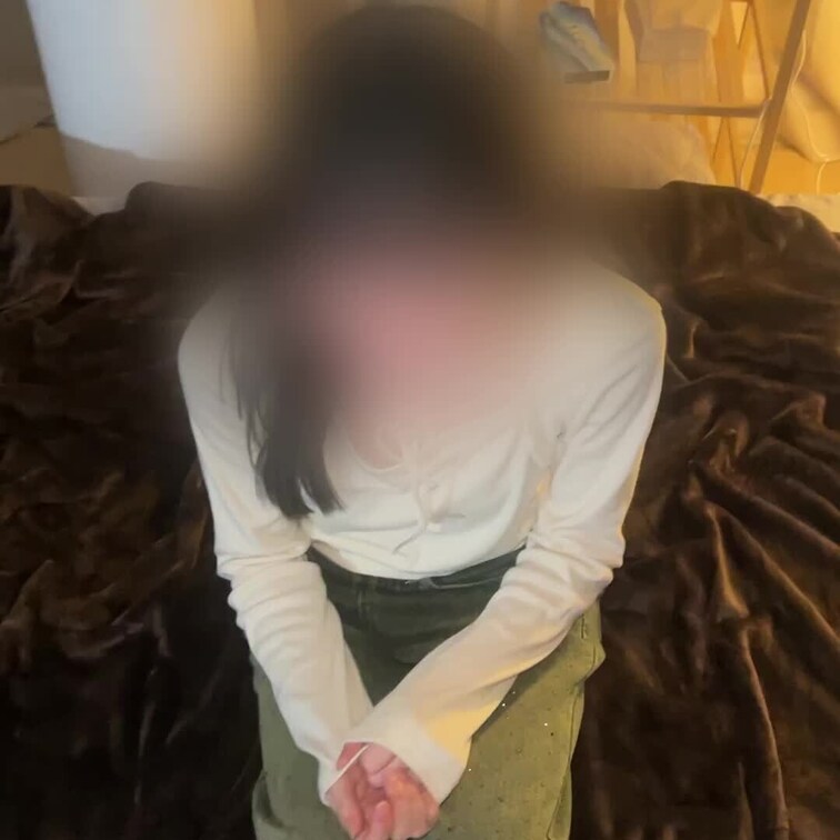 19歳/Bカップ/女子大生

マッチングアプリでマッチした小柄なヤリマン女子大生をお持ち帰り成功w

