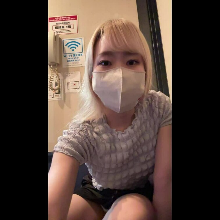 カラオケでオナニーしちゃいました#5 まいかちゃん(23歳)

今日の変態美女は美容師のまいかちゃんです！
綺麗な