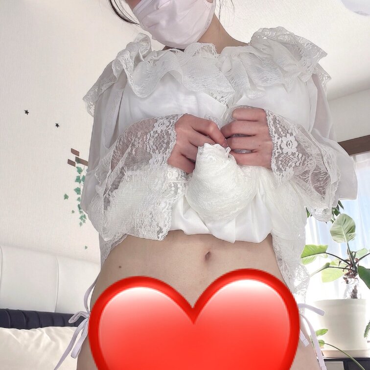 【無料公開】
今朝撮ったばかりの今日のパンツ👙💕
セクシーかつ可愛くてお気に入りなの(^^♪
みんなはこういう