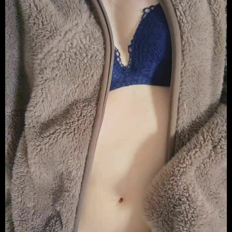 旦那さんがいない時にこっそりおなにーしてる時のririです(*〃'-'〃)