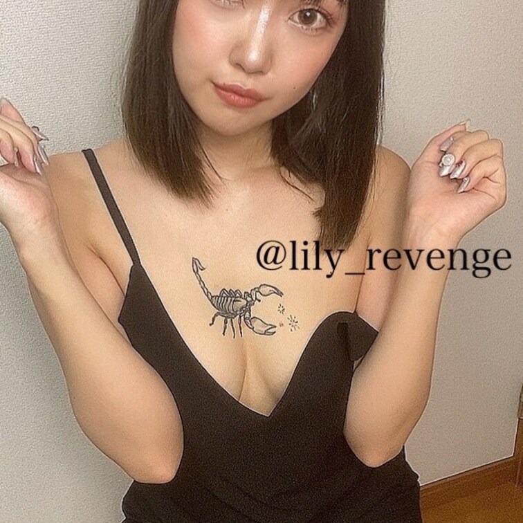 ノーブラノーパンでキャミワンピ💓

ワンピースがヒラヒラして乳首に擦れるのが堪らない🤤

ワンピースの中見てくれ