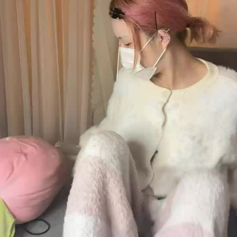 【みれい 20 歳】

みれいさんのライブ配信動画です
生配信 だと、1 回の有料配信を視聴すると、おおよそ平均 
