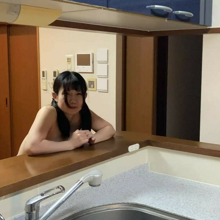 トイレが使えなかったので、目の前でします。