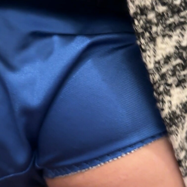 幼さの残る日焼けレディの下着をチェック!

同人　○○○系　クロッチライン　身体検査　チラリズム　下着フェチ
フェ