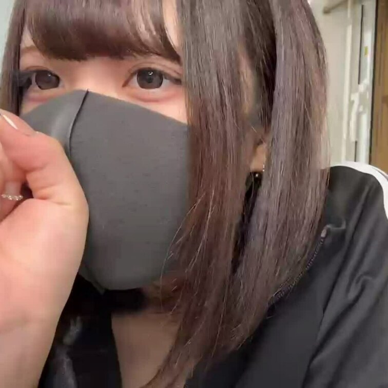 【りん 18 歳】

りんさんのライブ配信動画です
生配信だと、1 回の有料配信を視聴すると、おおよそ平均 5,0