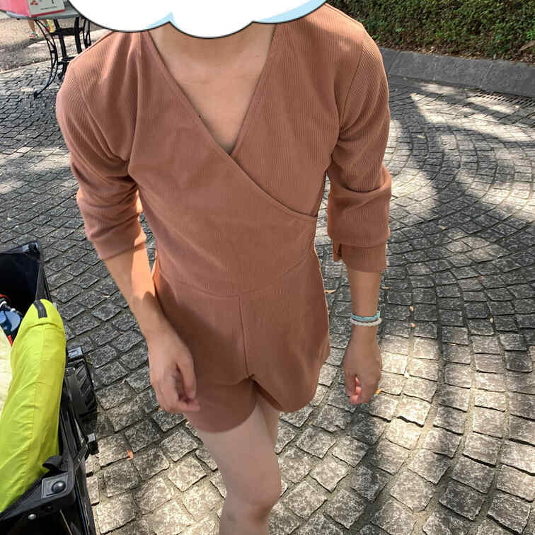 久々に。
こちら、水着です
水着なのでもちろん下は…笑