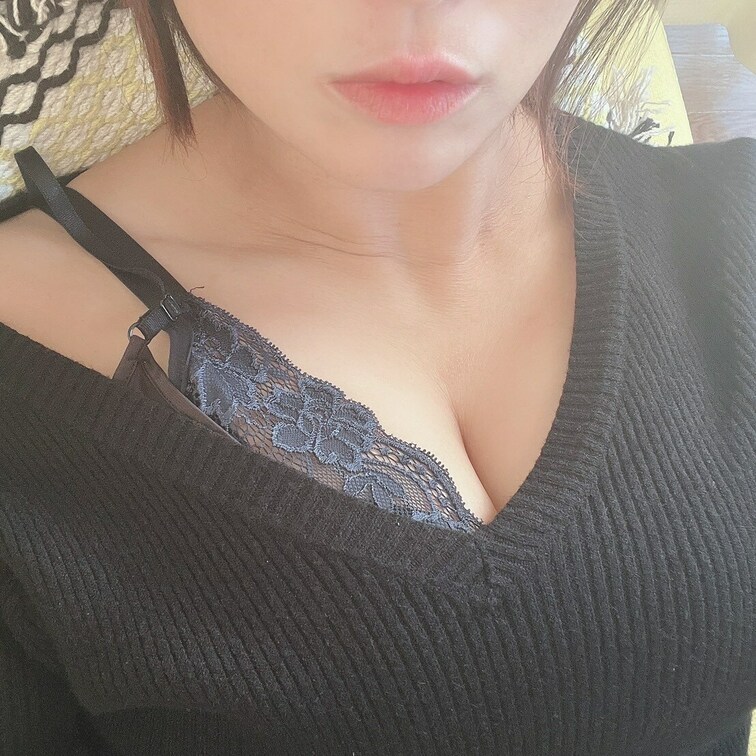 今日も一日お疲れ様❤️
#チラッ❤️
#おっぱい
#乳首
見たい人は会員様だけみれるよ㊙️