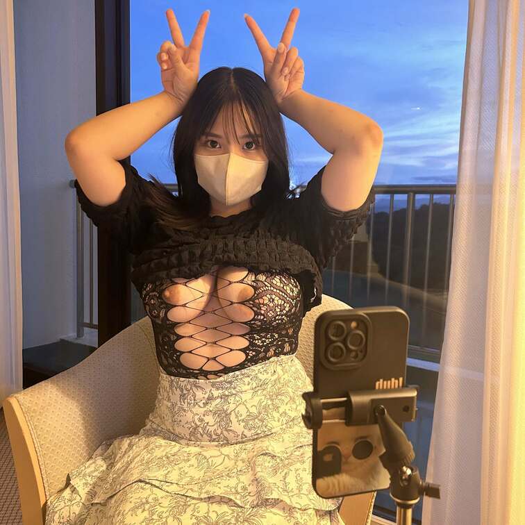 ✌︎('ω'✌︎ )