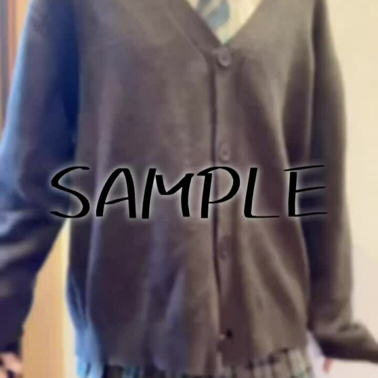 制服からadidasのスポーツ下着の姿になる動画です🤭
お尻が大きくて困っちゃう〜😇