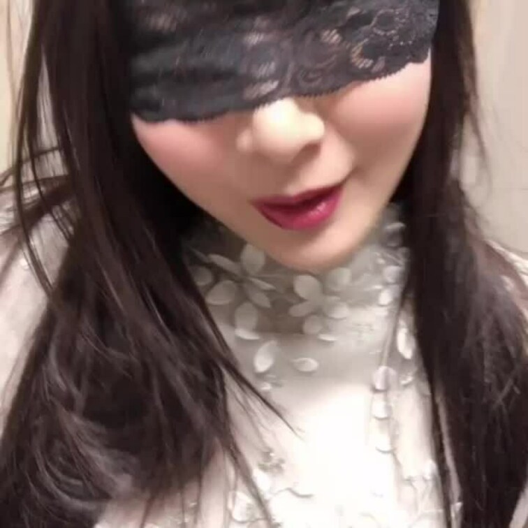 人妻優奈のファッションショー🥰💕
気分はパリコレね(>_<;)💦笑