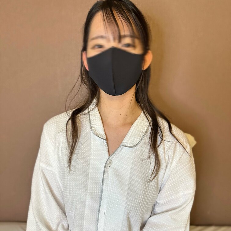読モ経験のある彼氏持ち美人と再会。

仕事終わりで化粧ヨレヨレやけど
急いで会いに来てくれて嬉しい。

こう見
