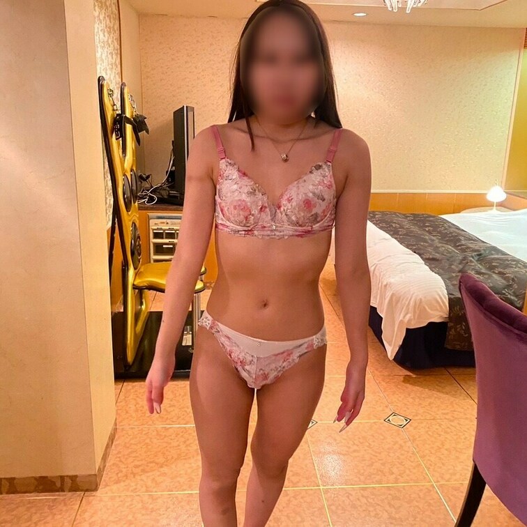 ナンパした女子大生のギャルをホテルに連れ込んで黒人2人で生ハメて、中出しハードコア3Pした。🔥
2 BBC picke