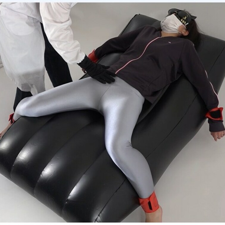 レギンス女子が脇腹をくすぐられるフェチ