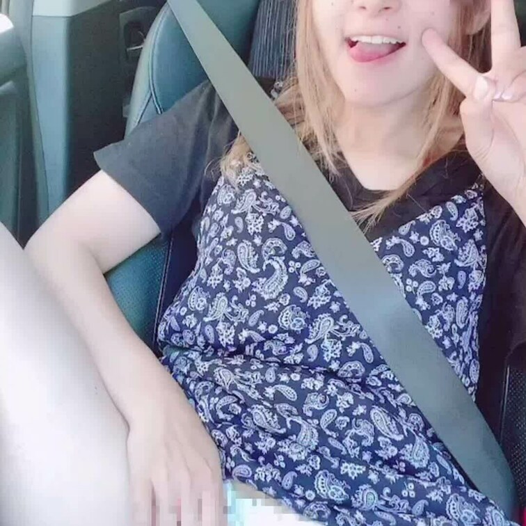 夏の思い出①

川で露出した後車内で妻の自撮りです😳
めっちゃ可愛くまんこ見せてくれました😍