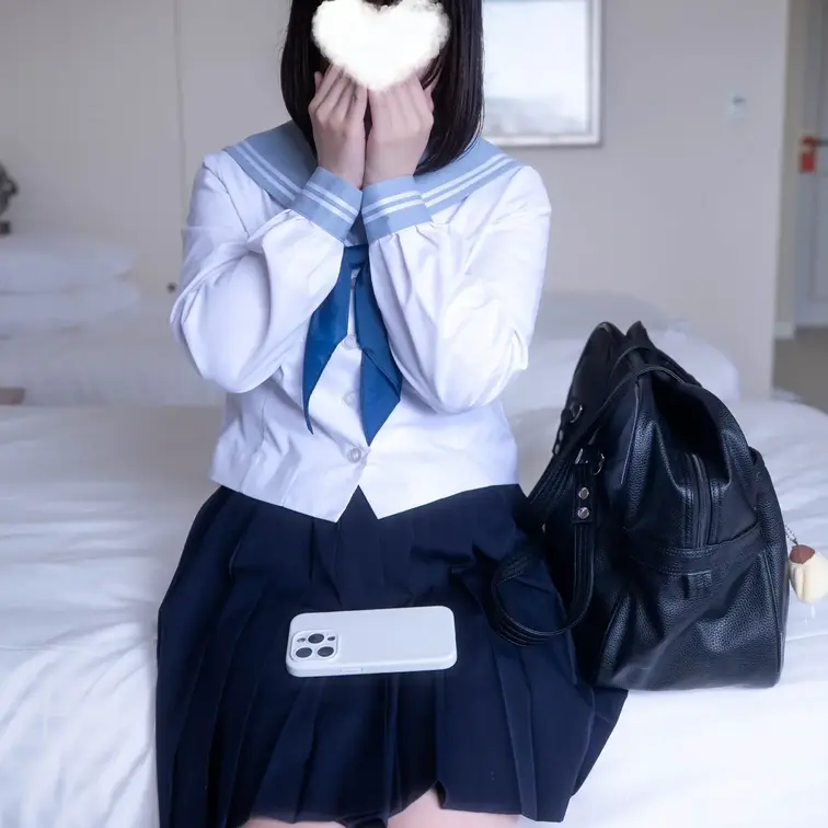水色セーラーひまりちゃん
個撮ハメ撮り👇
https://myfans.jp/posts/58239957-2d18