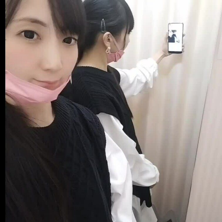 試着室オナ♥
ディルドでズボズボしてたら
いやらしいお汁がたらり😳
見せつけちゃいます♥
