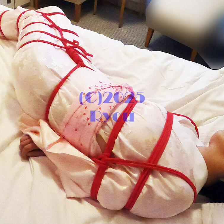 Xのフォロワーから○○○志願してきた21歳女子大生のサクラさんを、襦袢と伊達帯姿で○○○して○○○した時の画像です。