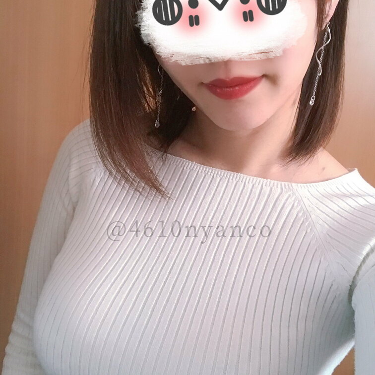 今日も1日お疲れ様です❣️

私の胸で寝ていいよ(*´꒳`*)


✼••┈┈┈┈┈••✼••┈┈┈┈••✼•