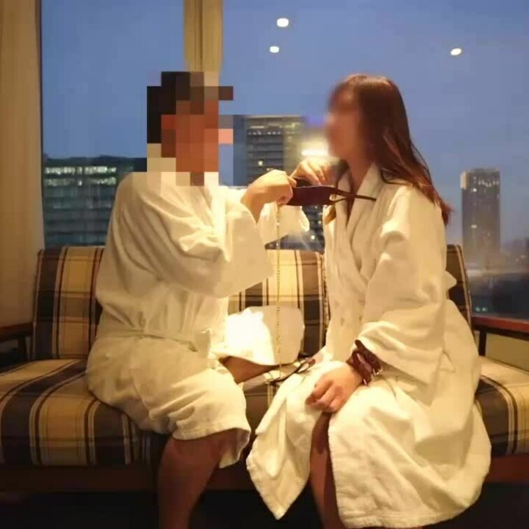 5/10から配信スタート😎

【独占配信】フルボッキ乳首セレブ妻HITOMI 目隠し○○○で雌犬化　充血したおま○こ