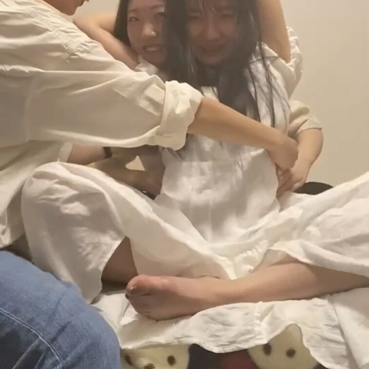 
皆様いつもご購入ありがとうございます☺️
今回のくすぐり動画はこちらです👍

是非見てあげてくださいね(  ˆ