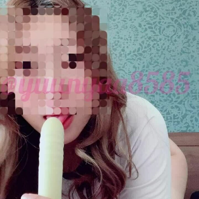 体操服を来てバイブに擬似フェラ😋💓
