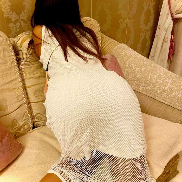 23歳/夜蝶/ニナ

Twitterで会うのはじめてなんです…待ち合わせ場所に現れた彼女は顔面で仕事してるだけあって