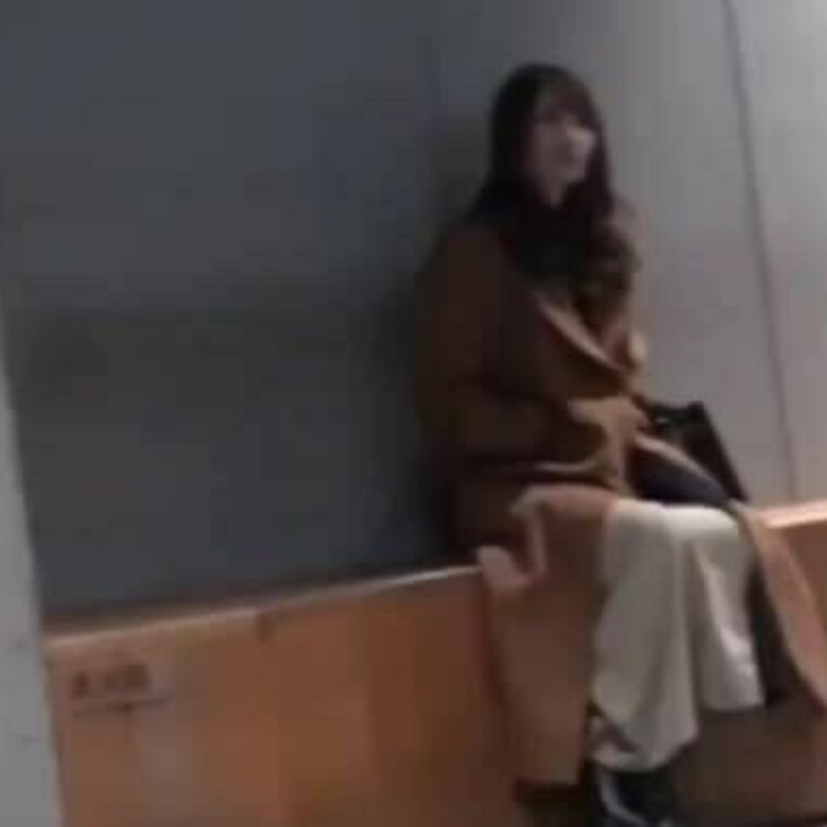 旦那くんに隠れて浮気してた美人奥さん💞 バレちゃってさぁ、他人からおしおきされちゃったよぉ💗
浮気はダメだよぉ💓 しか