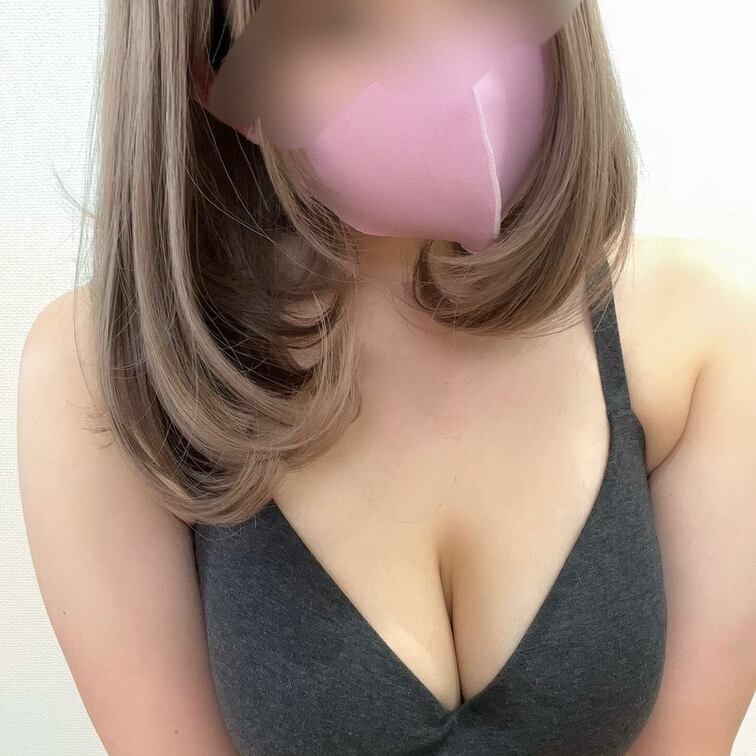 髪切った❤️

…なんて😋フォロワー様より頂いたウィッグです🤭❤️可愛いー😍❤️❤️本当にありがとうございます❤️❤