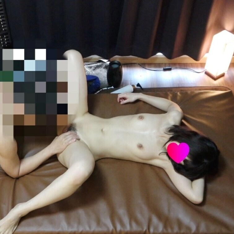 5/8(月)20:00から配信スタートです。彼女の卑猥なおま○こをお見逃しのないようにチェックしてください。

令和