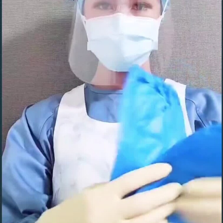 【再投稿】青い手術ガウンでフル装備スタイル