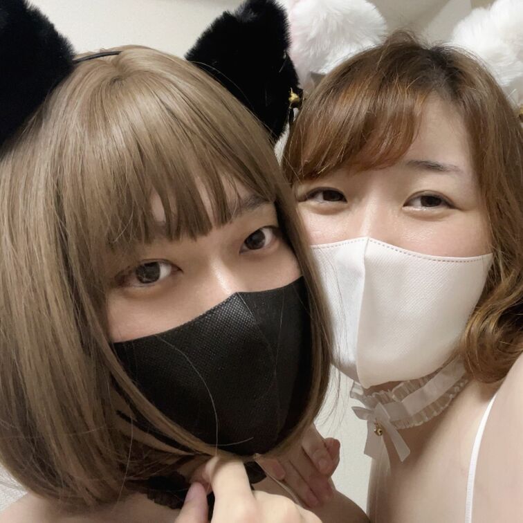 お揃いの下着を着て
耳と尻尾を付けたよ💕
興奮して動画撮りながら
えっちしちゃったので
近日公開します🥰