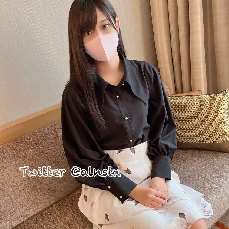 先日密会した超絶美女な美大生（しかも彼氏持ち）
このルックスに長身細身のパイパン、、、
初めて会った時はさすがにアラ