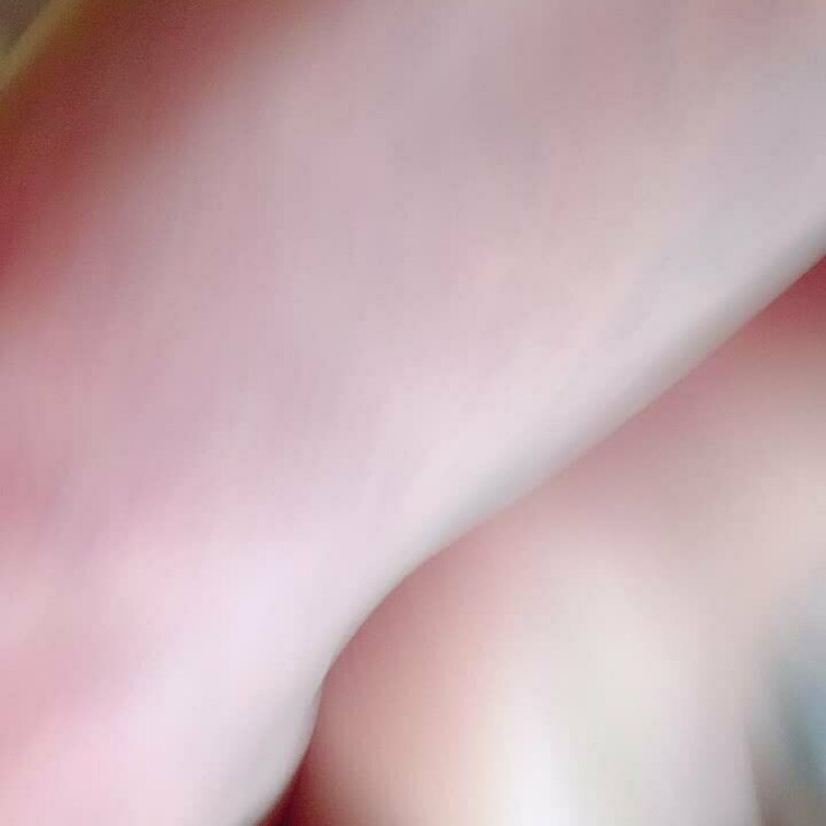 ラブホテルで🏨🏨
脚見せ🦵
