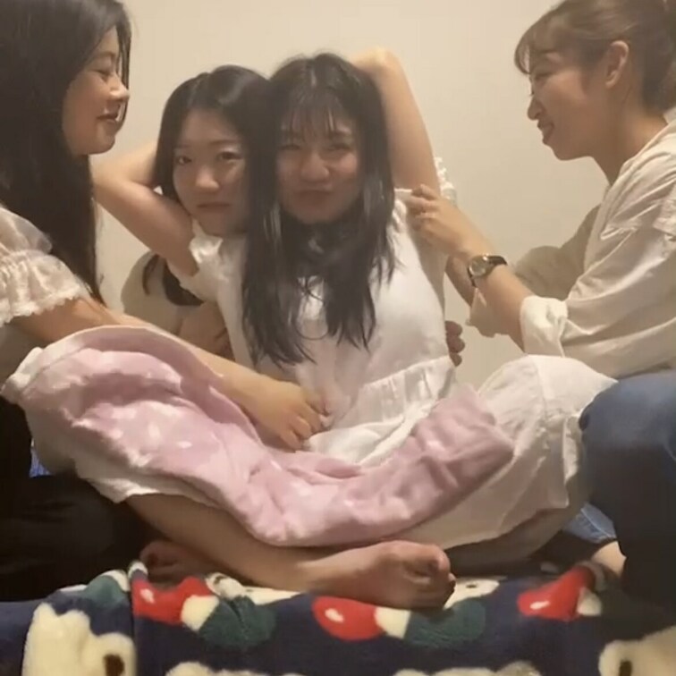 
皆様いつもご購入ありがとうございます☺️
今回のくすぐり動画はこちらです👍

是非見てあげてくださいね(  ˆ