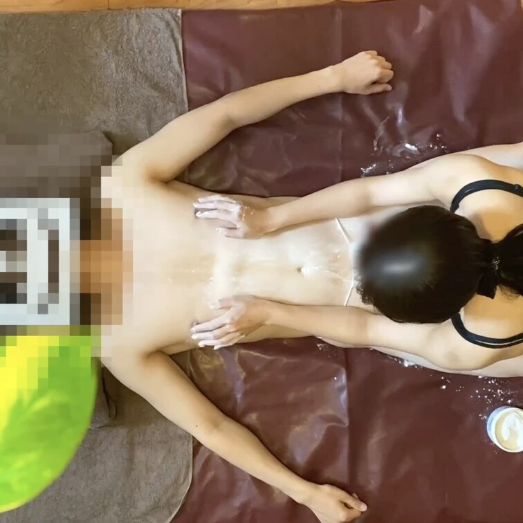『葉月あんなVol2』の天井アングル。
本編はこちらから
https://myfans.jp/posts/17739