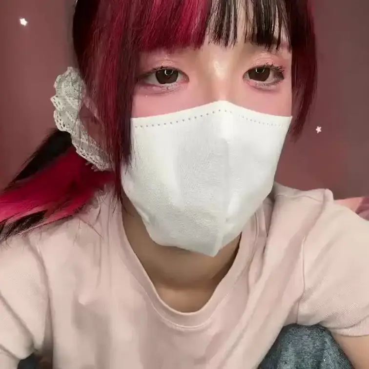 【みれい 20 歳】

みれいさんのライブ配信動画です
生ライブ配信だと、1 回の有料配信を視聴すると、おおよそ平
