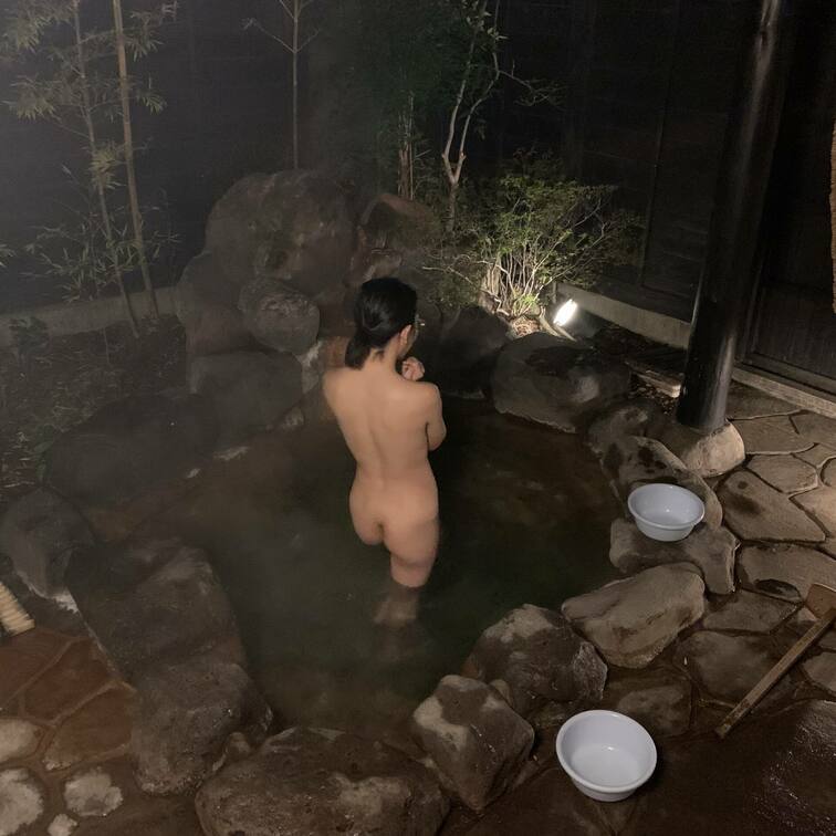 ちょっと見えづらいですが嫁と温泉行ったので撮ってきました。笑