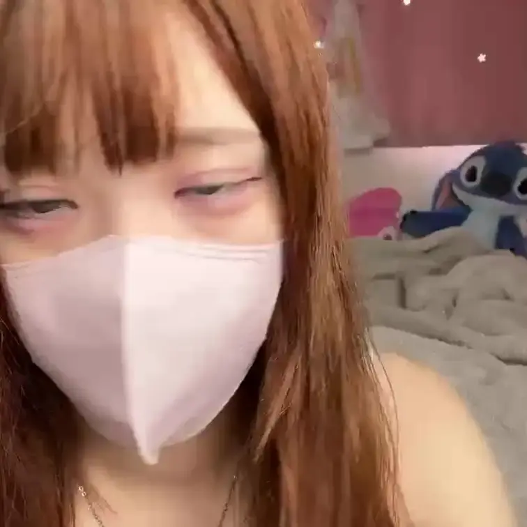 【みれい 20 歳】

みれいさんのライブ配信動画です
生ライブ配信だと、1 回の有料配信を視聴すると、おおよそ平